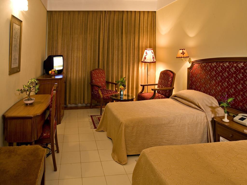 Hotel Kalinga Ashok Bhubaneswar Esterno foto