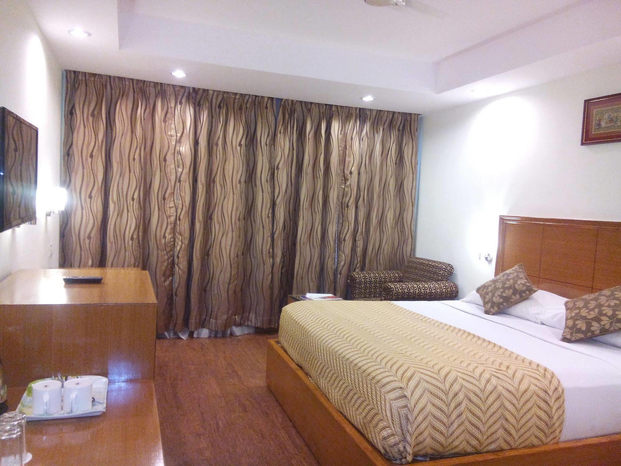 Hotel Kalinga Ashok Bhubaneswar Esterno foto