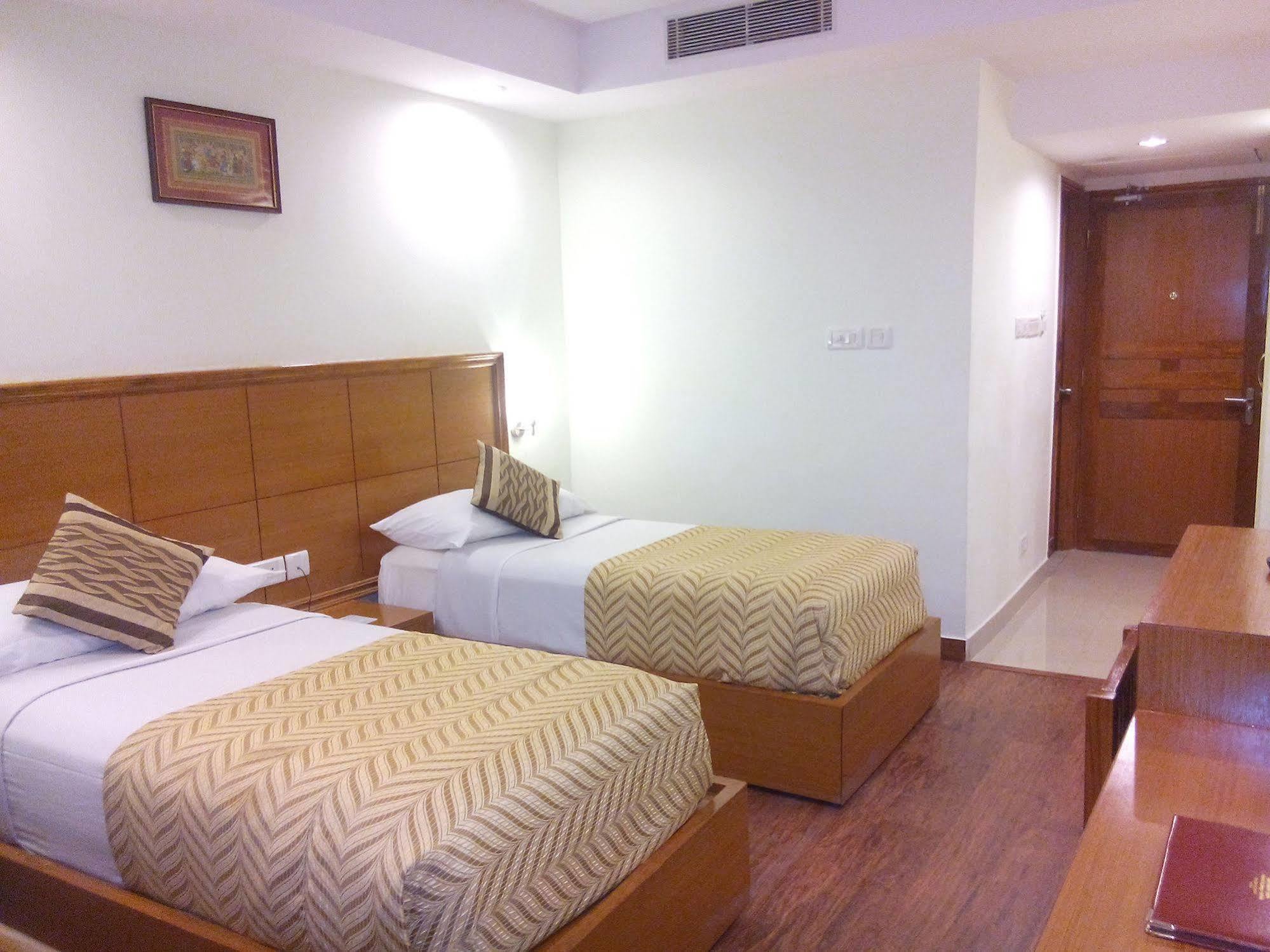Hotel Kalinga Ashok Bhubaneswar Esterno foto