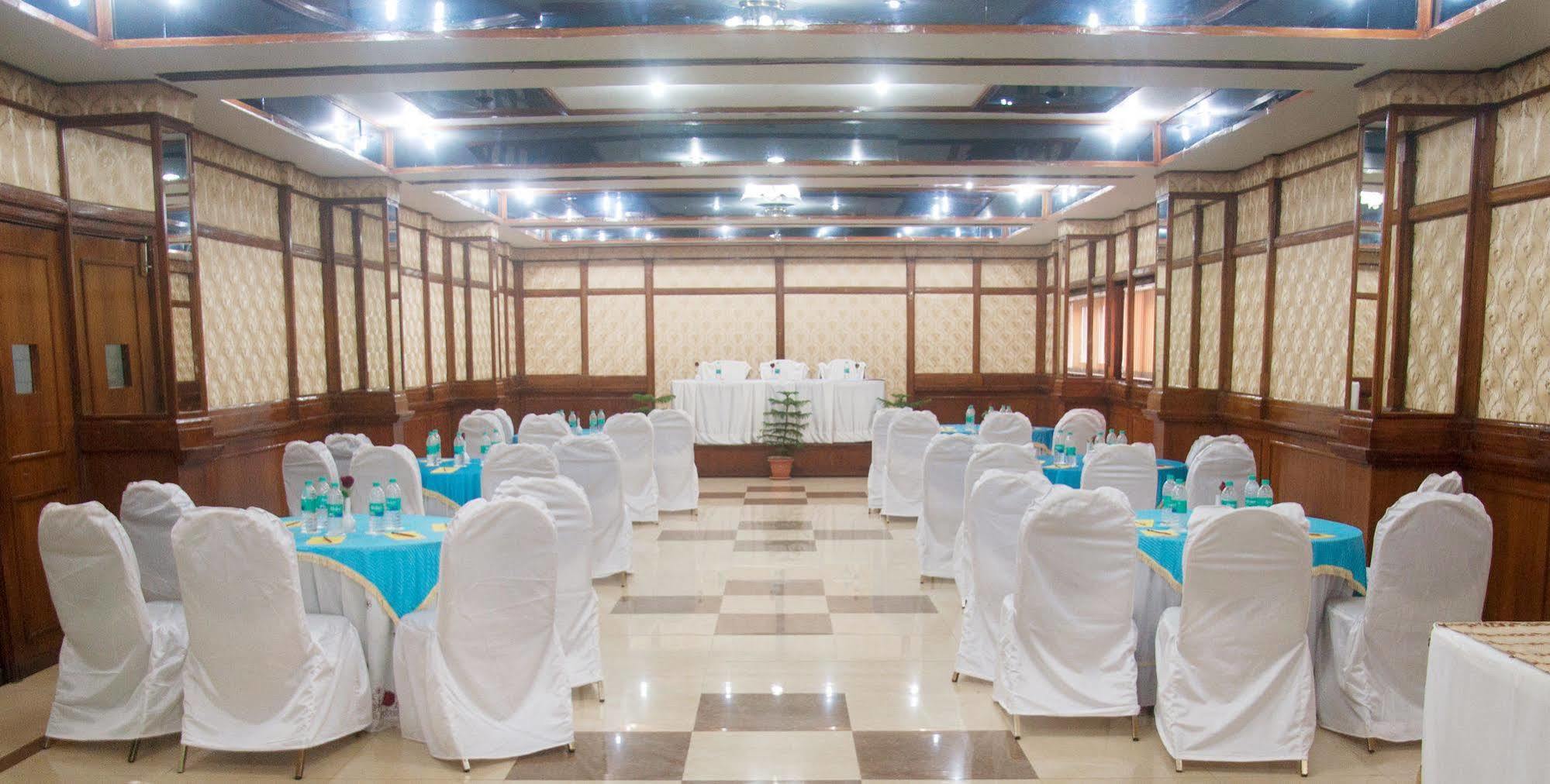 Hotel Kalinga Ashok Bhubaneswar Esterno foto
